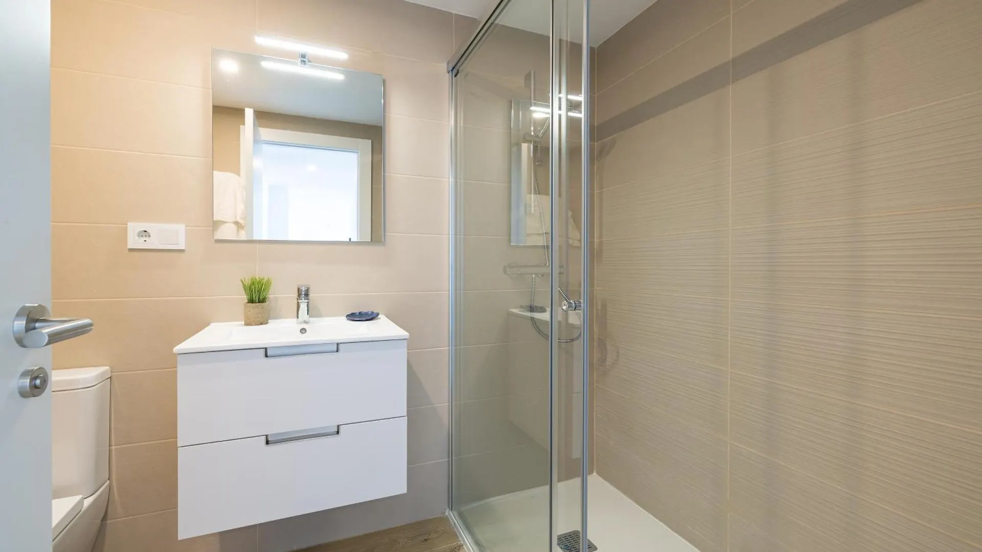 Luxury Penthouse Duplex One80 By Aora Stay 에스테포나 0*,  스페인