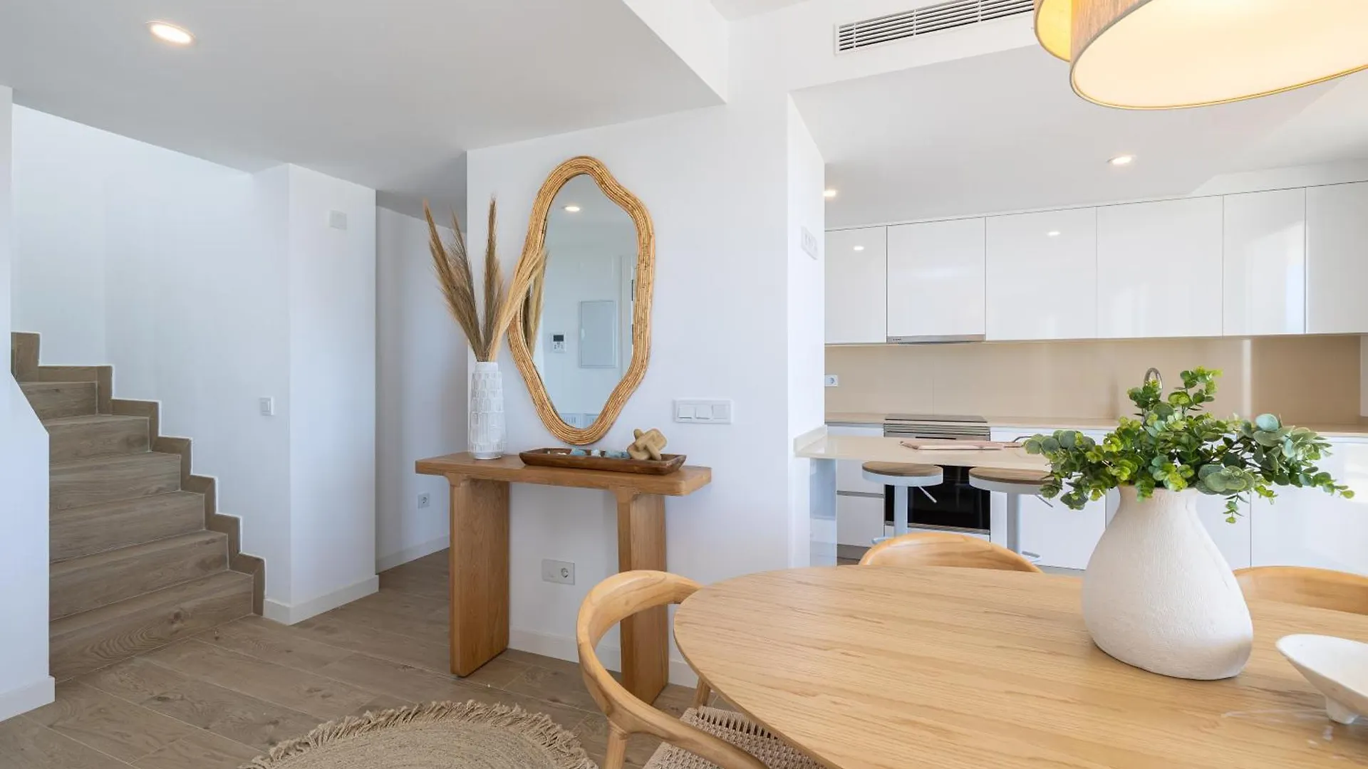 Luxury Penthouse Duplex One80 By Aora Stay 에스테포나 0*,  스페인